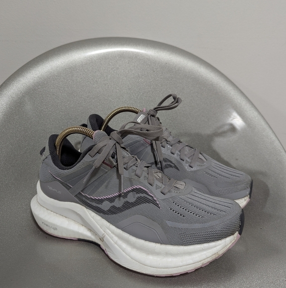 Saucony Tempus Women's running shoes size 8US - Picture 3 of 9